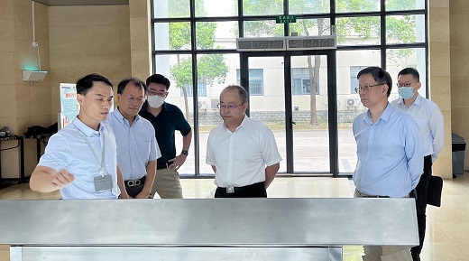 浦东新区区委副书记单少军一行莅临抖圈生物调研